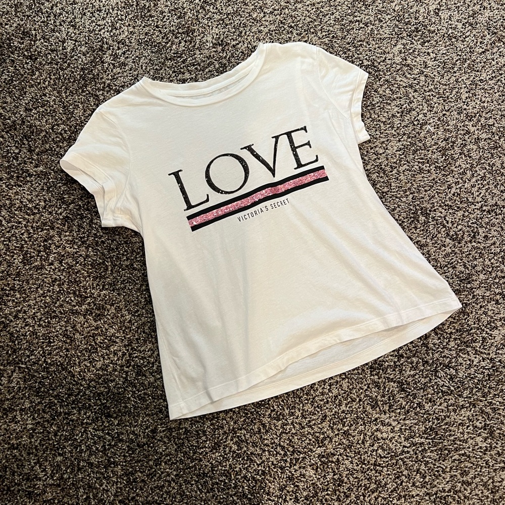 Victoria’s Secret Sequin Graphic “Love” White Relaxed Fit Tee Size Small